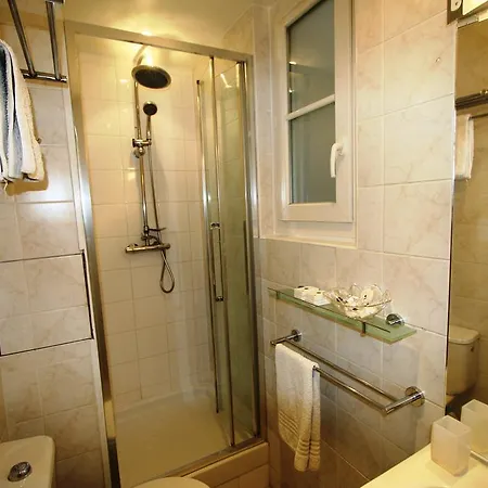 Appartamento Parisinteriorsrentals - Beautiful 2 Bdr Le Marais Notre Dame