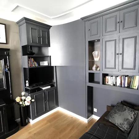 Parisinteriorsrentals - Beautiful 2 Bdr Le Marais Notre Dame Paris
