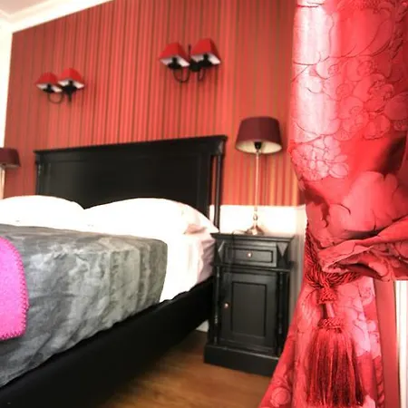 Parisinteriorsrentals - Beautiful 2 Bdr Le Marais Notre Dame Apartment *
